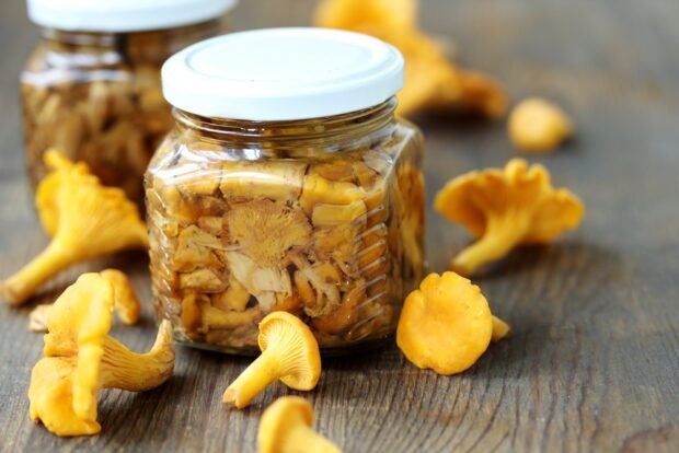 Pickled foxes for the winter Pickled foxes for the winter