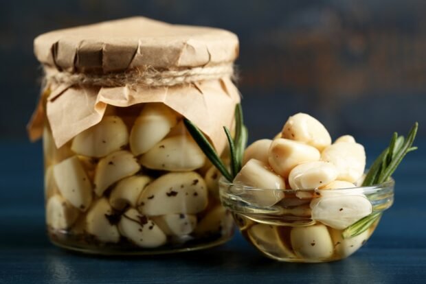 Pickled garlic Pickled garlic