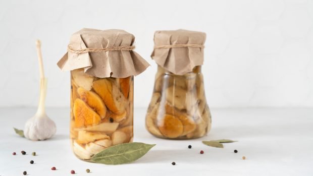 Pickled oils for the winter Pickled oils for the winter