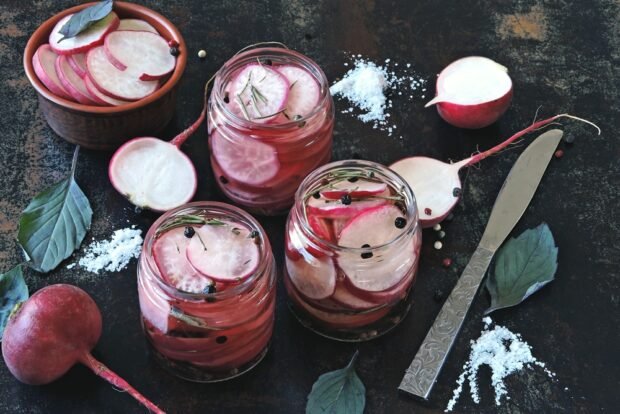 Pickled radish with basil and rosemary Pickled radish with basil and rosemary