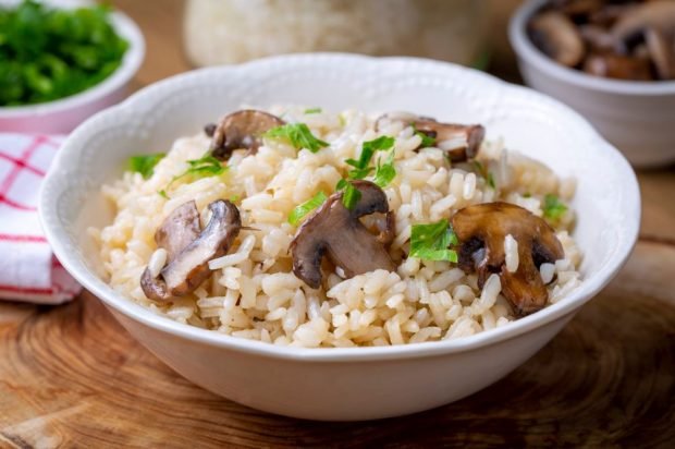 Pilaf with champignons in Turkish Pilaf with champignons in Turkish