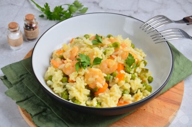 Pilaf with shrimp and vegetables Pilaf with shrimp and vegetables