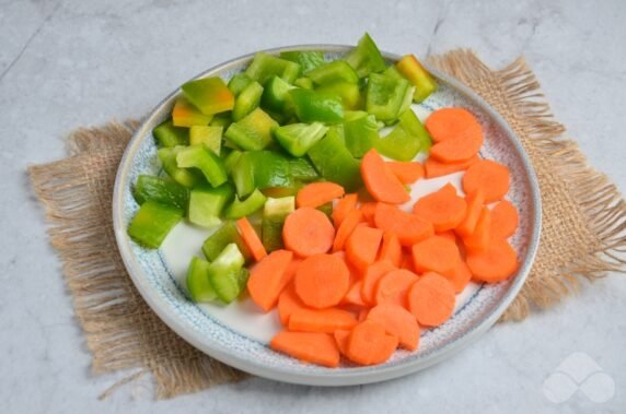 Pilaf with shrimp and vegetables - recipe photo, step 1