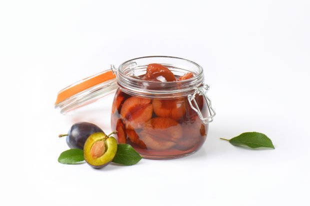 Plum in syrup without bones for the winter Plum in syrup without bones for the winter