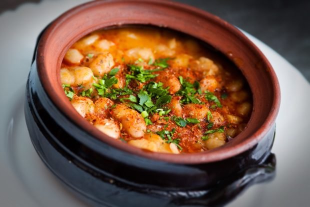 Podol with paprika and greens in pots Podol with paprika and greens in pots