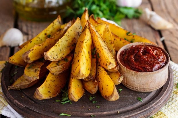 Potato in a rustic, baked in the peel Potato in a rustic, baked in the peel