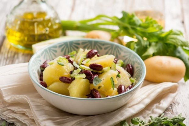 Potato salad with red beans and celery Potato salad with red beans and celery