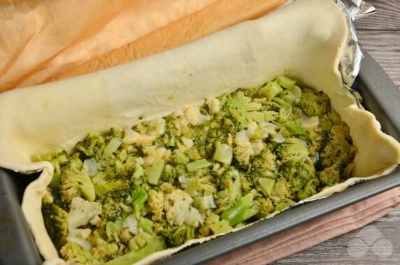 Puff dough with salmon and broccoli - recipe photo, step 3