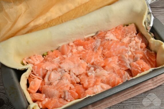 Puff dough with salmon and broccoli - recipe photo, step 4