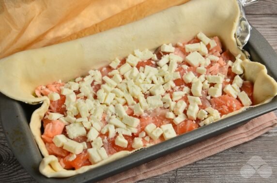 Puff dough with salmon and broccoli - recipe photo, step 5