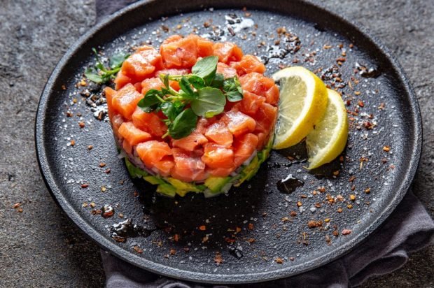 Puff salad with avocado and red fish Puff salad with avocado and red fish