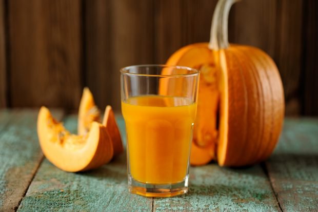 Pumpkin juice with orange and lemon for the winter Pumpkin juice with orange and lemon for the winter
