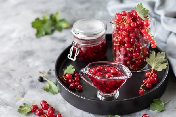 Red currant meat sauce with garlic Red currant meat sauce with garlic
