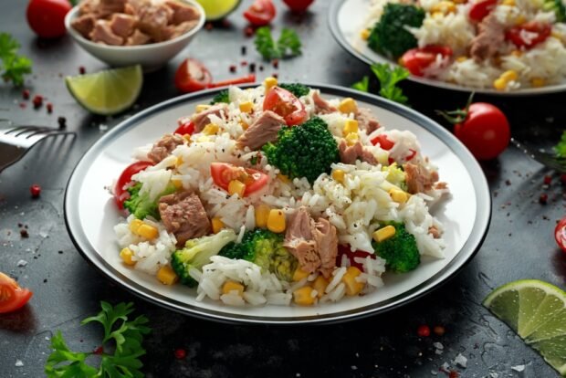 Rice with tuna and vegetables Rice with tuna and vegetables