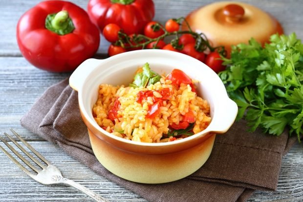 Rice with vegetables in pots Rice with vegetables in pots