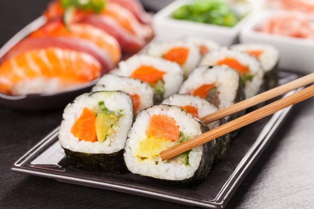 Rolls with carrots and pickled dikeon Rolls with carrots and pickled dikeon