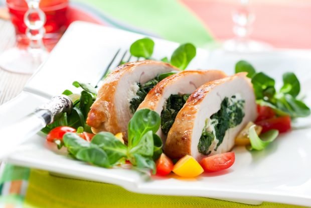 Roulet from a turkey with spinach and mozzarella Roulet from a turkey with spinach and mozzarella