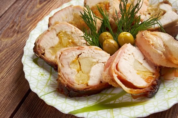 Roulet from turkey with celery Roulet from turkey with celery