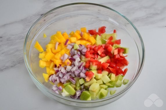Salad Salsa with apples and mangoes - recipe photo, step 1