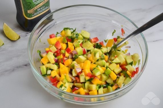 Salad Salsa with apples and mangoes - recipe photo, step 3