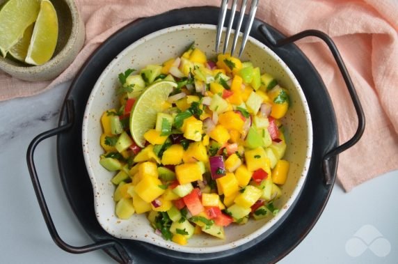 Salad Salsa with apples and mangoes - recipe photo, step 4