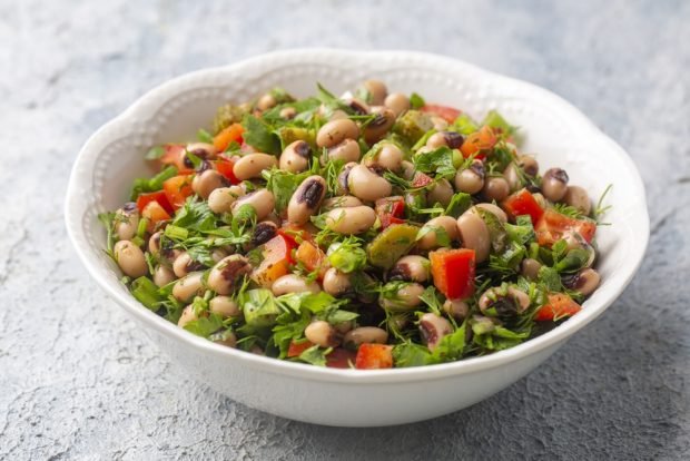 Salad with beans and celery Salad with beans and celery