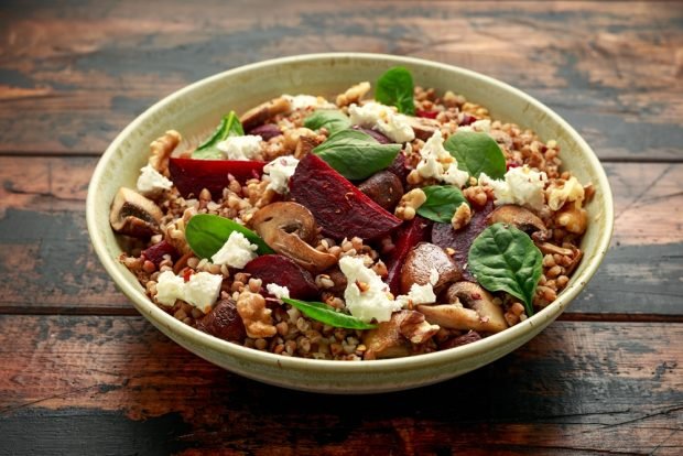 Salad with buckwheat, beets and mushrooms Salad with buckwheat, beets and mushrooms