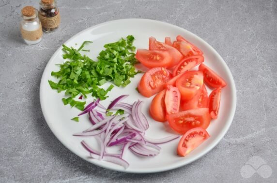 Salad with canned tuna, eggs and olives - recipe photo, step 3