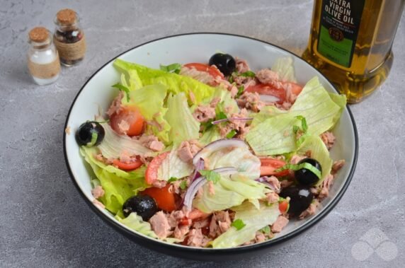 Salad with canned tuna, eggs and olives - recipe photo, step 6