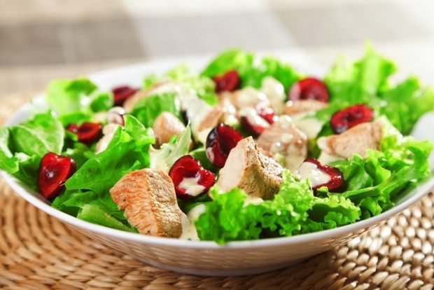 Salad with chicken and cherry Salad with chicken and cherry