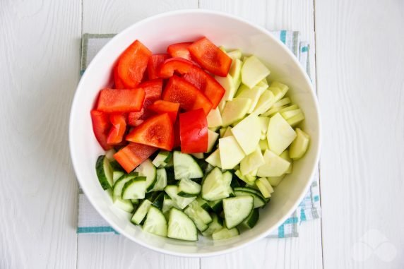 Salad with fresh vegetables and cinema - recipe photo, step 2