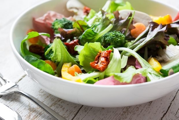 Salad with fresh vegetables and mushrooms Salad with fresh vegetables and mushrooms