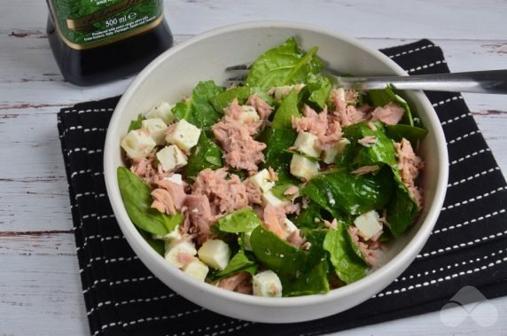Salad with tuna, spinach and feta - recipe photo, step 4