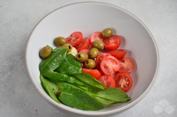 Salad with vegetables, chicken and quail eggs - recipe photo, step 3