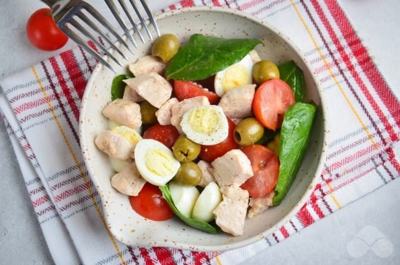 Salad with vegetables, chicken and quail eggs - recipe photo, step 4