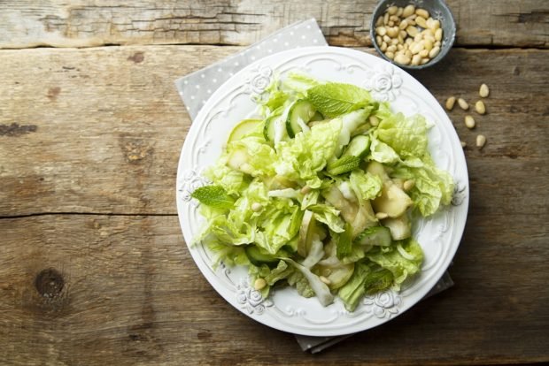 Salad with zucchini, Beijing cabbage and mint Salad with zucchini, Beijing cabbage and mint