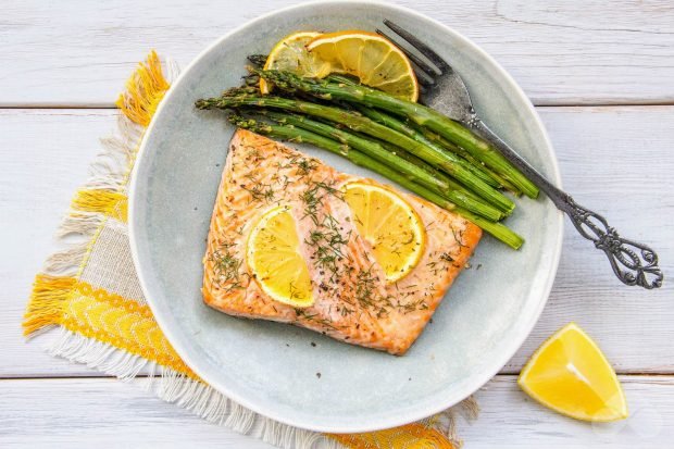 Salmon with asparagus in the oven Salmon with asparagus in the oven