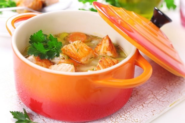 Salmon with vegetables in pots Salmon with vegetables in pots
