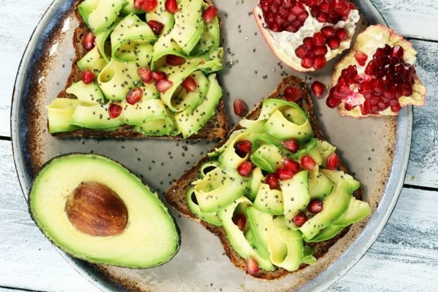 Sands with avocado, grenade and chia Sands with avocado, grenade and chia