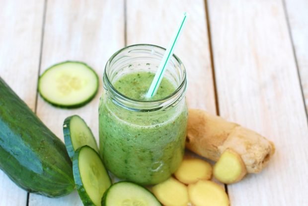 Smoothies with a cucumber