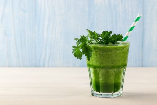 Smoothies with parsley