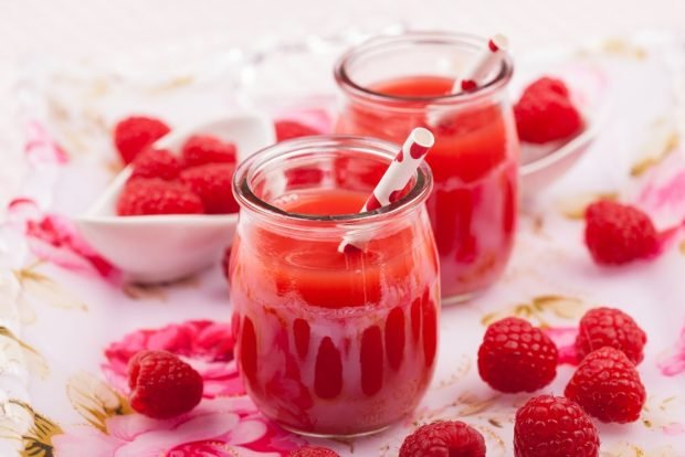 Smoothies with raspberries Smoothies with raspberries