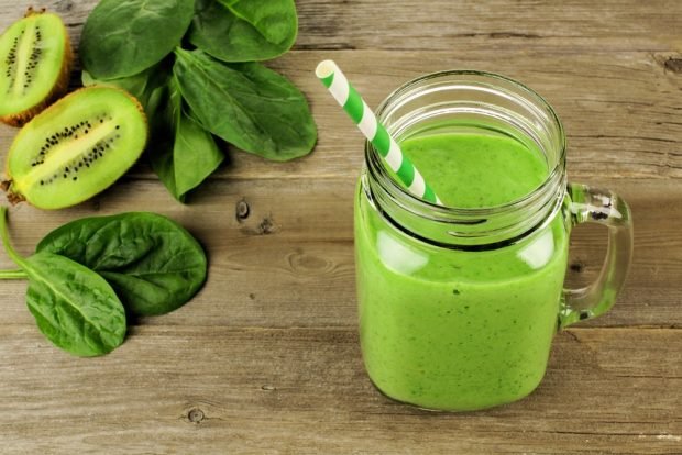 Smoothies with spinach Smoothies with spinach