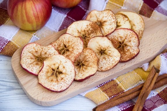 Spicy apple chips - recipe photo, step 4