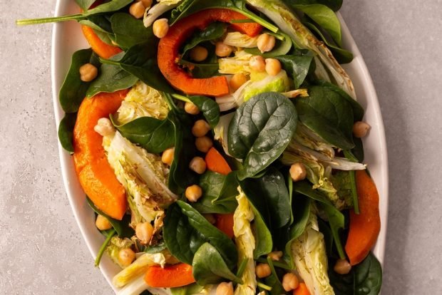 Spinach salad, Beijing cabbage and pumpkin Spinach salad, Beijing cabbage and pumpkin