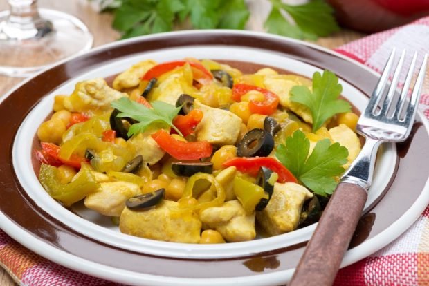 Stew with chicken in a slow cooker Stew with chicken in a slow cooker