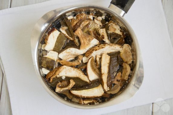 Stewed cabbage with dried mushrooms - recipe photo, step 1