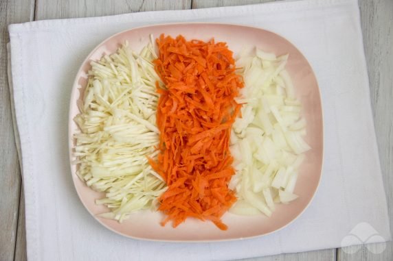 Stewed cabbage with dried mushrooms - recipe photo, step 3