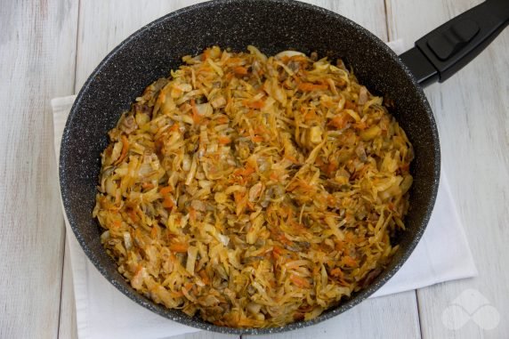 Stewed cabbage with dried mushrooms - recipe photo, step 7