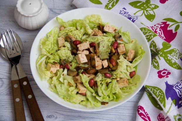 Tofu salad, mushrooms and Beijing cabbage